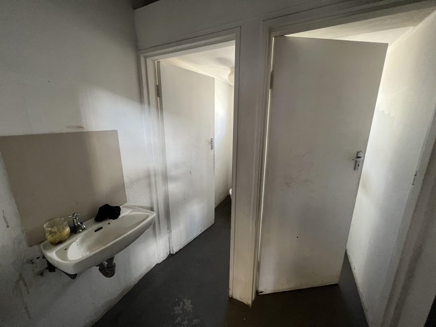 To Let commercial Property for Rent in Triangle Farm Western Cape